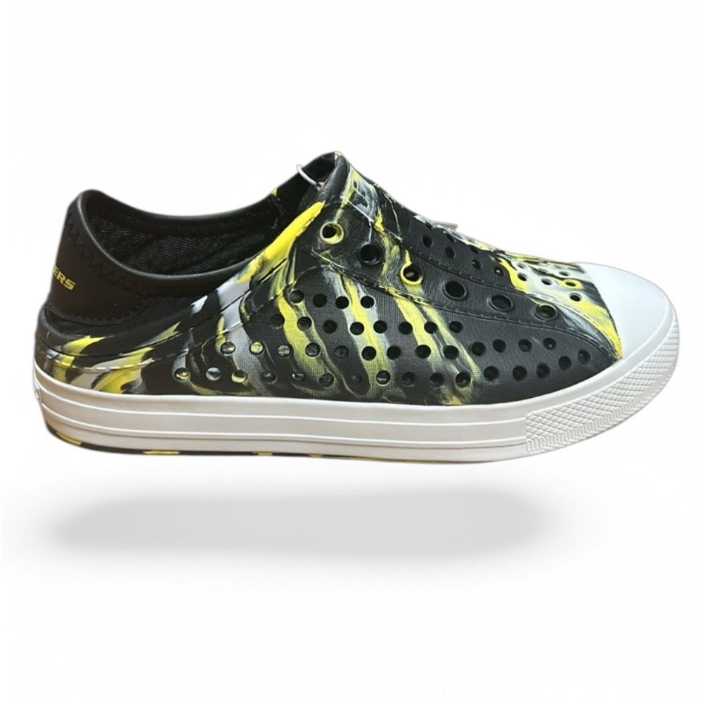 NIB Foamies Sketchers, Guzman Steps, Solar Surge (Black/Yellow), Size 2